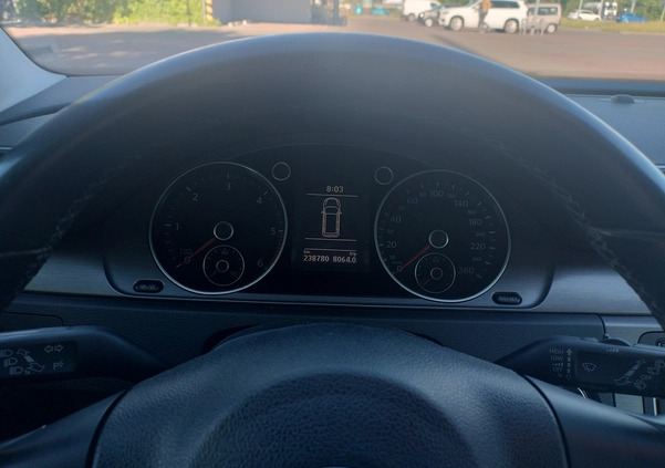 Volkswagen Passat cena 29000 przebieg: 238780, rok produkcji 2013 z Poznań małe 46